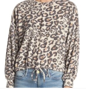 NWT Know.One.Cares Super Soft Leopard Bell Sleeve Light Sweater Size Large